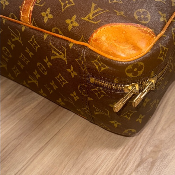 Louis Vuitton Brown Monogram Travel Bag (call out) - Picture 8 of 11